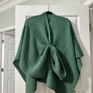 Green poncho knit